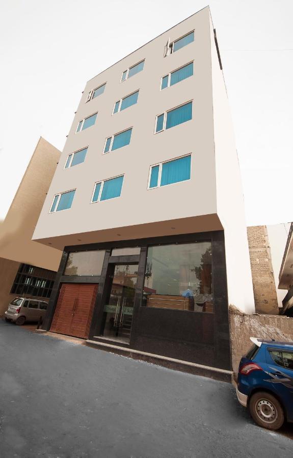 نيودلهي Hotel Z Suite-Near Delhi Airport المظهر الخارجي الصورة